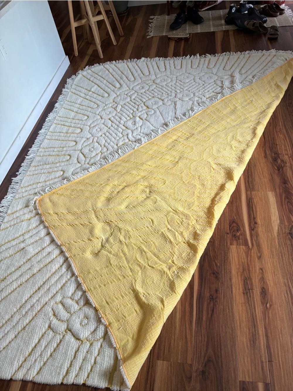 Vintage Chenille Floral Bed Spread White Butter Yellow Fringe Trim Full/Queen - Picture 5 of 8